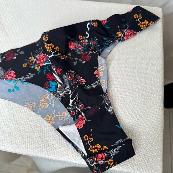 Black Floral Thong Panties by Splendies Size 1X NWT - Picture 8 of 8